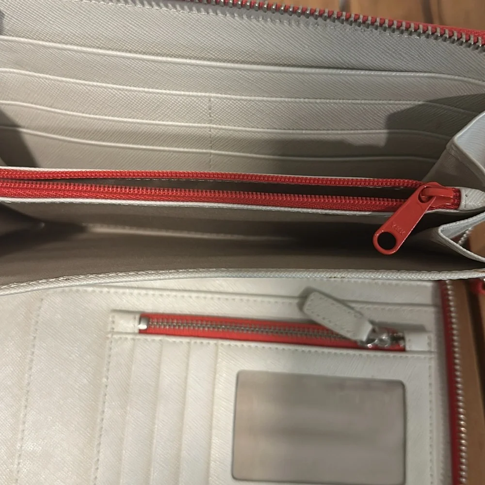 White and Orange Wallet - Picture 7 of 8
